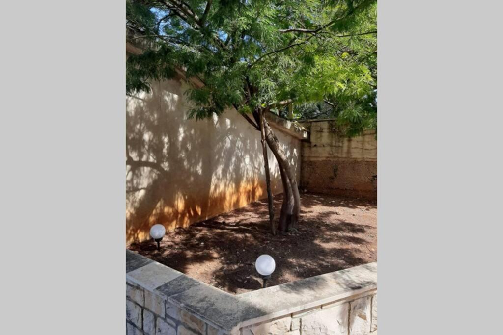 Giovanna - Spacious Lovely Apartment Supetar Exterior foto