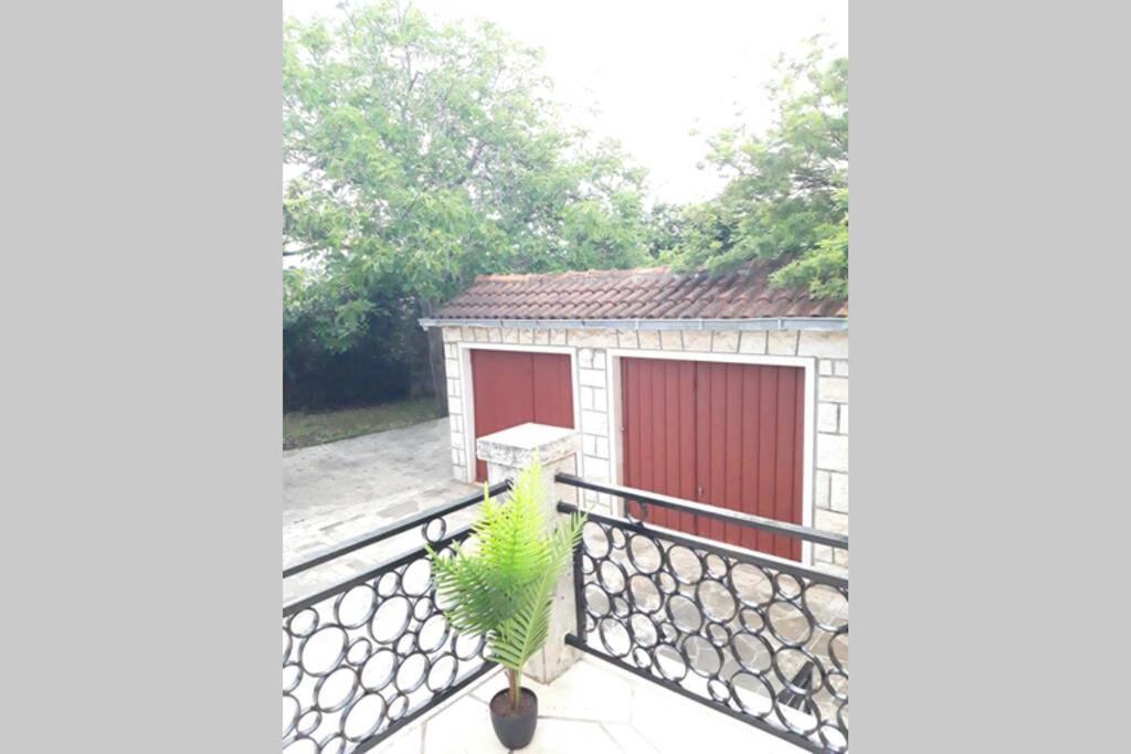 Giovanna - Spacious Lovely Apartment Supetar Exterior foto