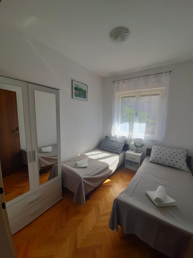 Giovanna - Spacious Lovely Apartment Supetar Exterior foto
