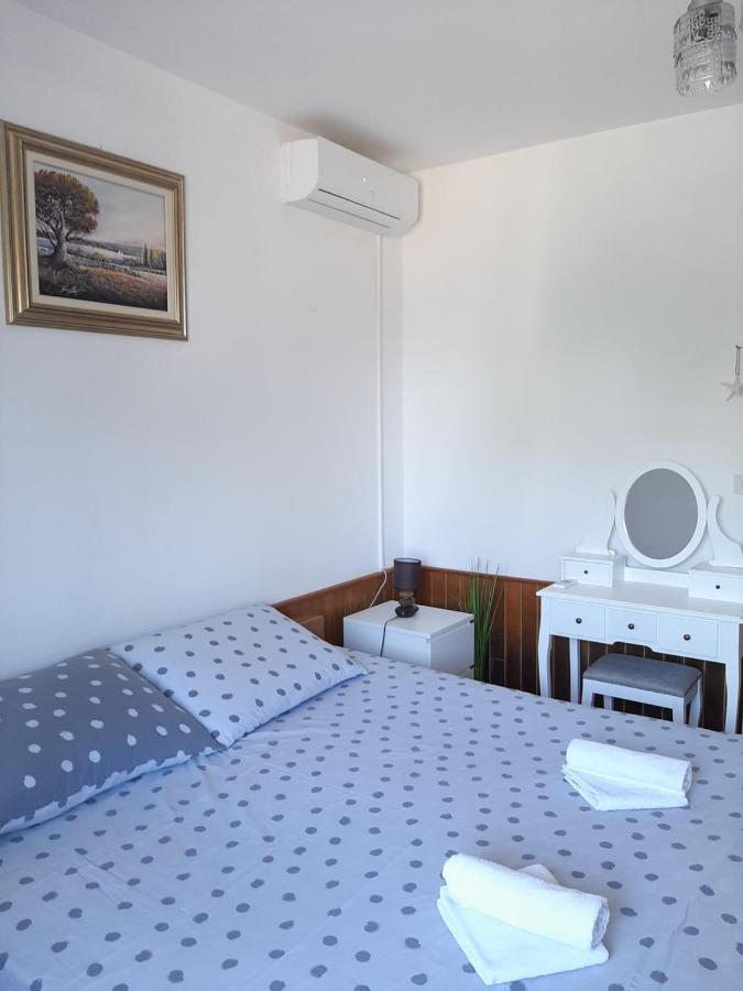 Giovanna - Spacious Lovely Apartment Supetar Exterior foto