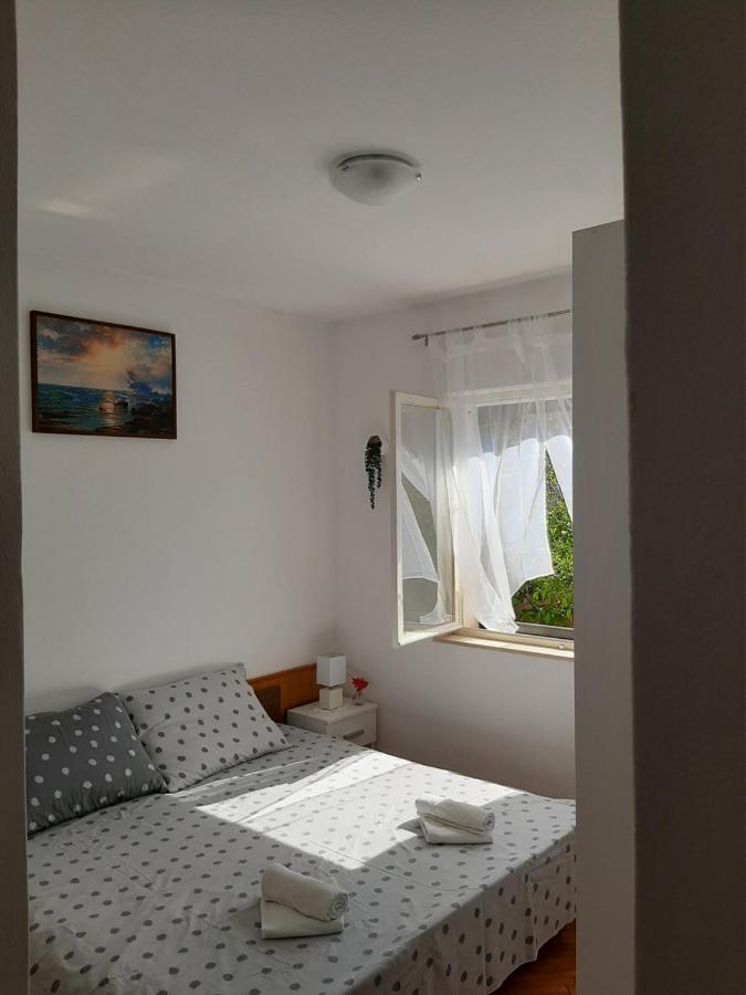 Giovanna - Spacious Lovely Apartment Supetar Exterior foto