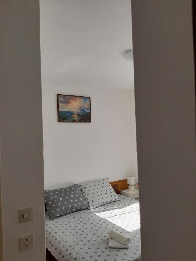 Giovanna - Spacious Lovely Apartment Supetar Exterior foto