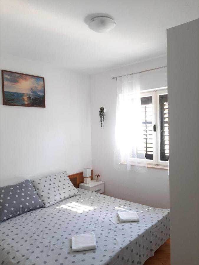 Giovanna - Spacious Lovely Apartment Supetar Exterior foto