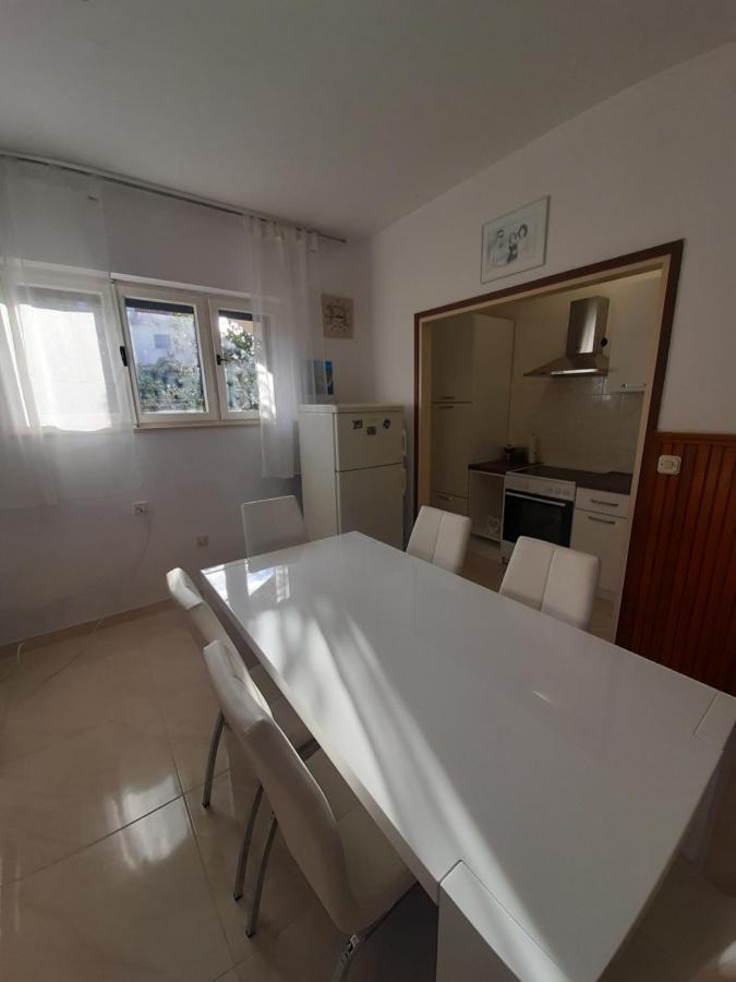Giovanna - Spacious Lovely Apartment Supetar Exterior foto