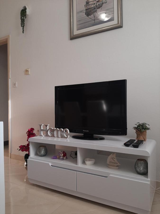 Giovanna - Spacious Lovely Apartment Supetar Exterior foto